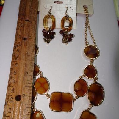 CATO NWT Fall Colors, Necklace & Earrings - Just in time for Fall!