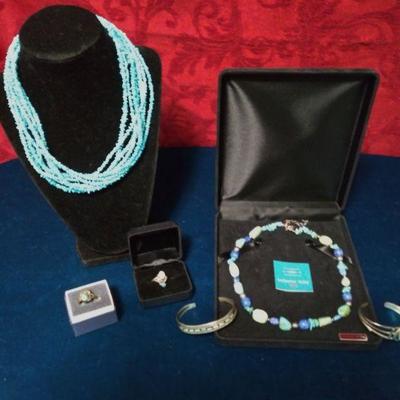 LOT 195  STERLING & TURQUOISE JEWELRY