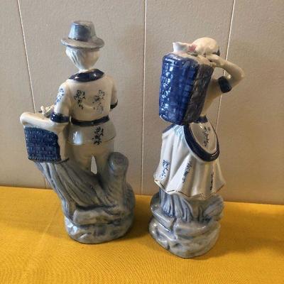 #32 Blue Figurines Peasant Boy & Girl 