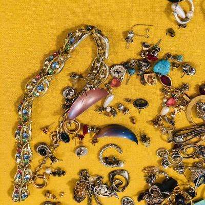 #125 Mixed Lot Mostly EARINGS 