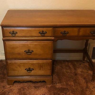 #173 Colonial Maple  Wood Desk 