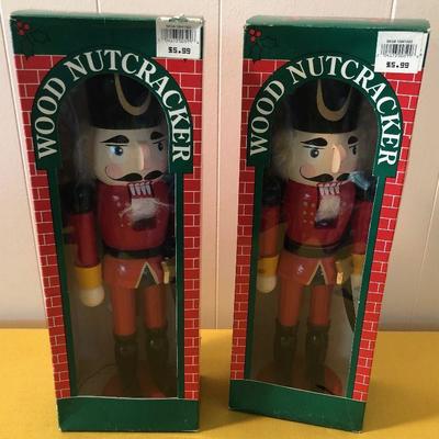 #178 2 Soldier Nutcrackers NEW - Wood 