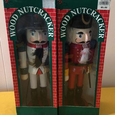 #184 RED Soldier and White Soldier NUTCRACKERS 