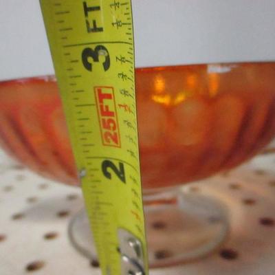 Lot 25 - Carnival Glass Dish