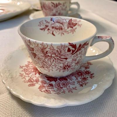 #23   ANTIQUE PARTIAL SET RED & WHITE CENTER BOUQUET ETRUSCAN DINNERWARE 