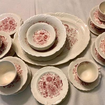 #23   ANTIQUE PARTIAL SET RED & WHITE CENTER BOUQUET ETRUSCAN DINNERWARE 