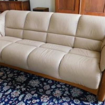 Contemporary Ekornes Collection Leather Couch 85