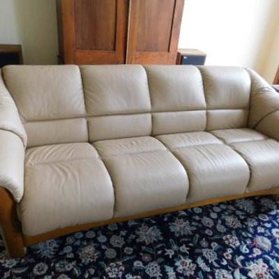 Contemporary Ekornes Collection Leather Couch 85
