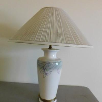 Porcelain Urn Post Table Lamp 26