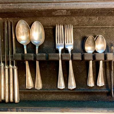 #54    VINTAGE BOXED SET OF SILVER PLATE FLATWARE