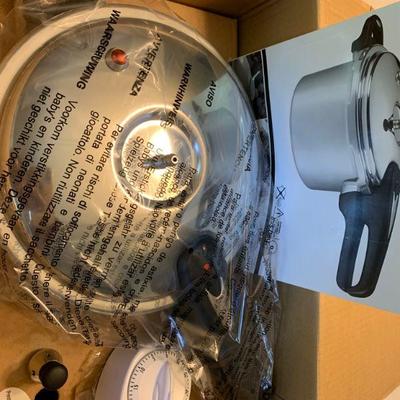 #58   NEW IN BOX MIRRO PRESSURE COOKER 6QT
