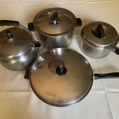 #59    MIXED GROUP OF STAINLESS STEEL COOKWARE  