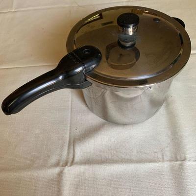 #61    VINTAGE PRESTO PRESSURE COOKER