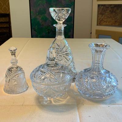 #64    GROUP LOT OF CUT CRYSTAL PIECES