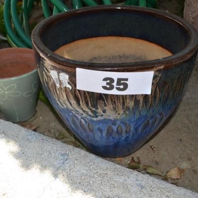 Lot 35. Two Ceramic pots