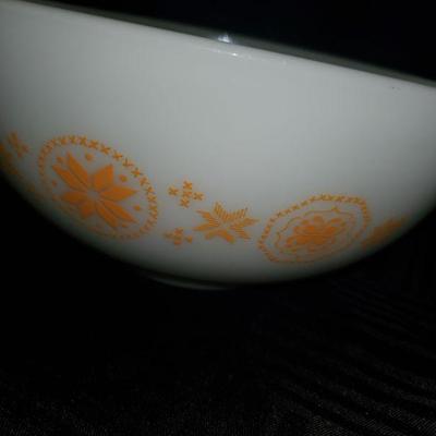 Vintage Pyrex with orange bowl