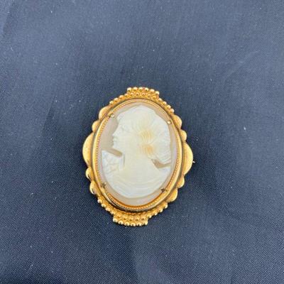 .22. Conch Shell Cameo