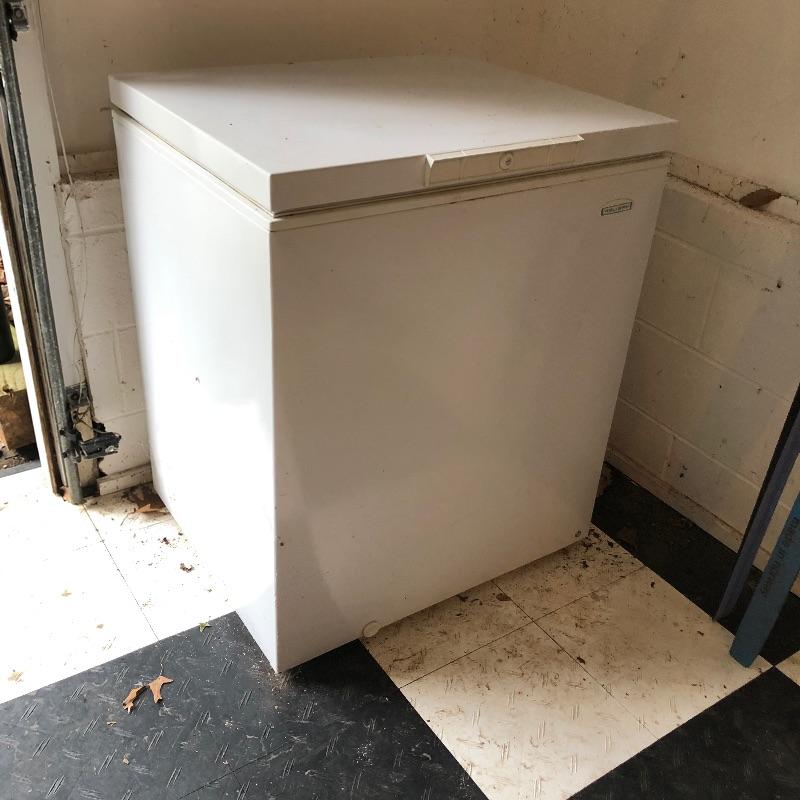 Lot 305 Holiday Chest Freezer