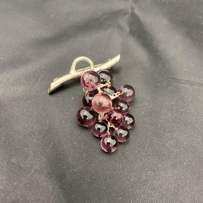 .74. 60s Bunch of Grapes Brooch