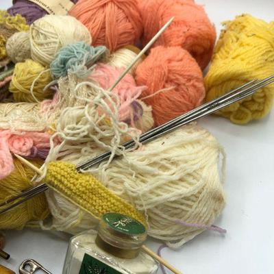 Vintage Springtime Colors Yarn Lot with Rug Needles Knitted Squares 
