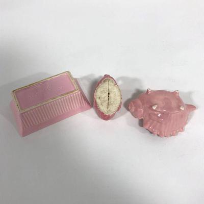 .154. Seven Pink Pottery Pieces