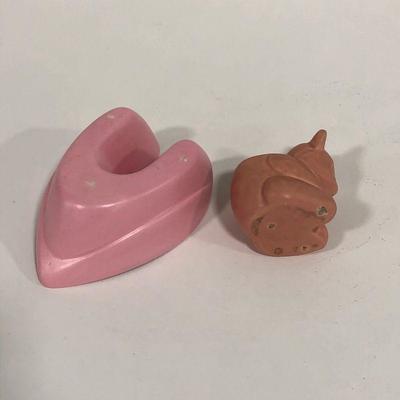 .154. Seven Pink Pottery Pieces