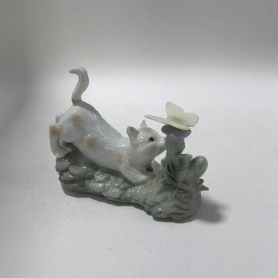 .155. Cat with Butterfly