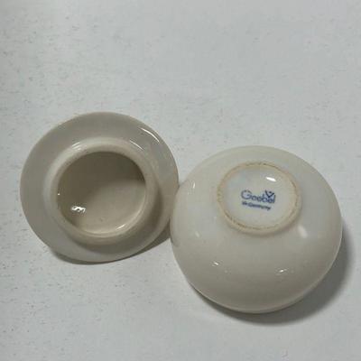 .157. Porcelain Cat Trinket Dish