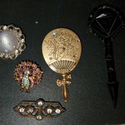 Brooch Lot