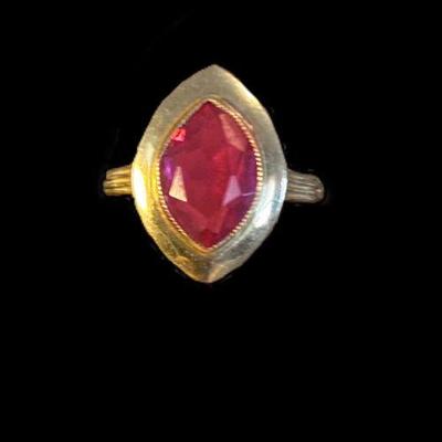 J45: Vintage 10k Gold Ruby Ring