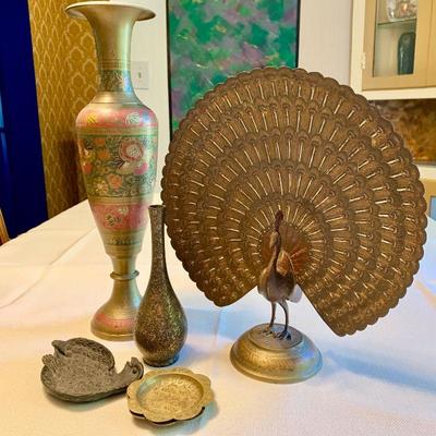 #91    VINTAGE GROUP LOT OF IMPORTED BRASS DECOR PIECES PEACOCK