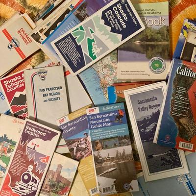 #101  GROUP LOT OF VINTAGE ROAD MAPS CALIFORNIA & BEYOND    