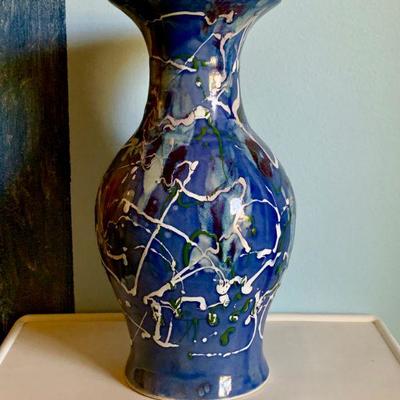 #109    VINTAGE TALL BLUE SPATTERWARE BLUE VASE