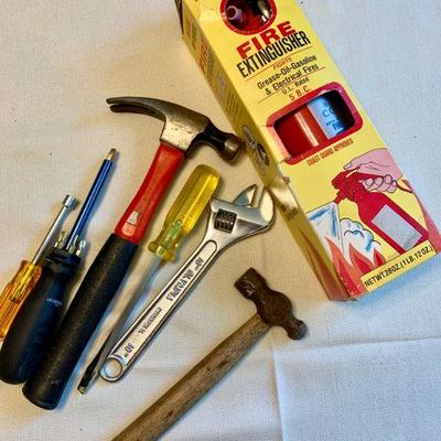 #123    HOUSEHOLD HAND TOOLS & FIRE EXTINGUISHER 