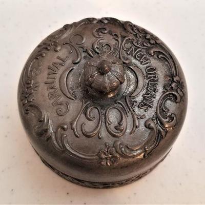 Lot #35  Mardi Gras REX Favor - 1904 Button Box