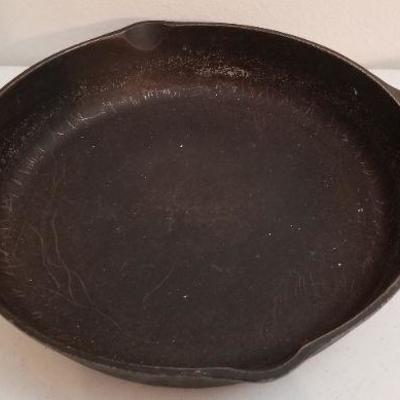 Lot #38  Vintage Cast Iron Skillet - #10