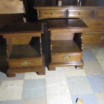 Lot 73 -Pair of Ethan Allen Night Stands (Dresser not Included)