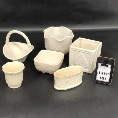 .161. Six Creme/Ivory Planters