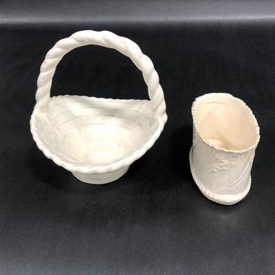 .161. Six Creme/Ivory Planters