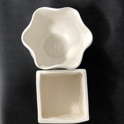 .161. Six Creme/Ivory Planters