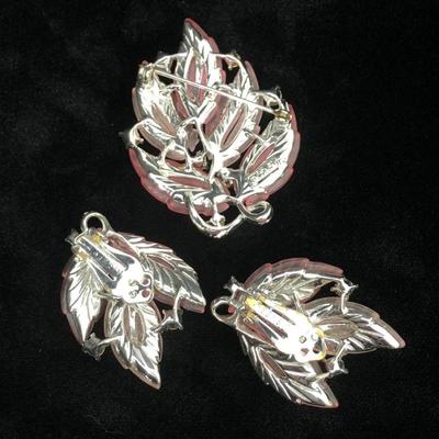 .163. Lisner Pink Thermoset & Rhinestone Set