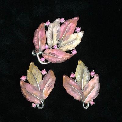 .163. Lisner Pink Thermoset & Rhinestone Set