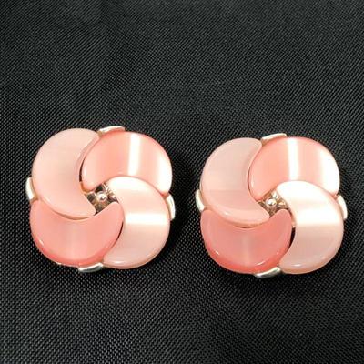 .164. Lisner Pink Thermoset Set