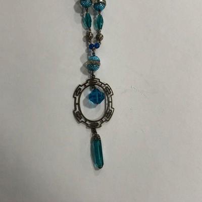 .168. 20s Art Deco Turquoise Beaded Necklace