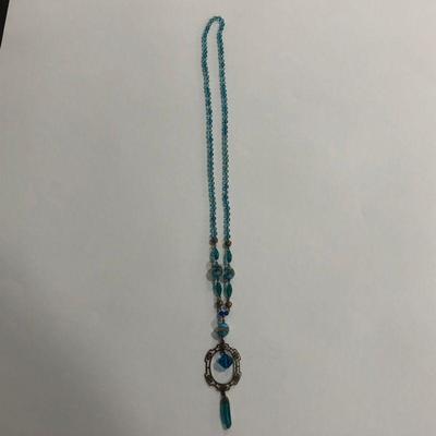 .168. 20s Art Deco Turquoise Beaded Necklace