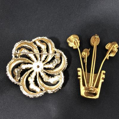 .172. Massive Unmarked Brooch Lot