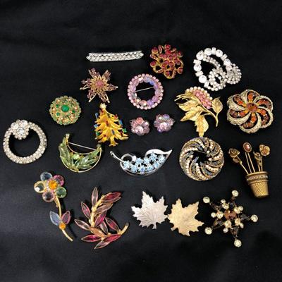 .172. Massive Unmarked Brooch Lot