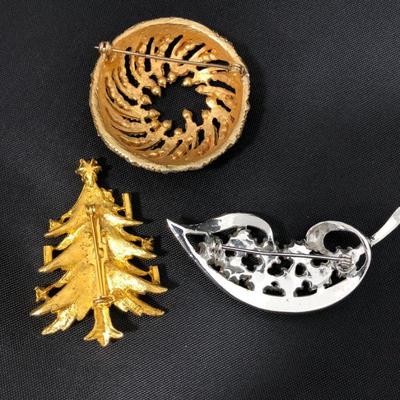 .172. Massive Unmarked Brooch Lot