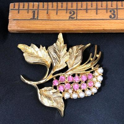 .172. Massive Unmarked Brooch Lot