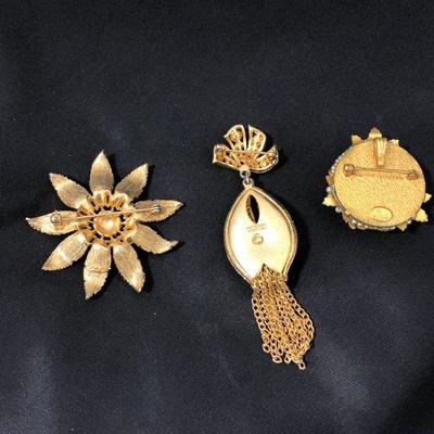 .173. One Dozen Mostly Marked Brooches